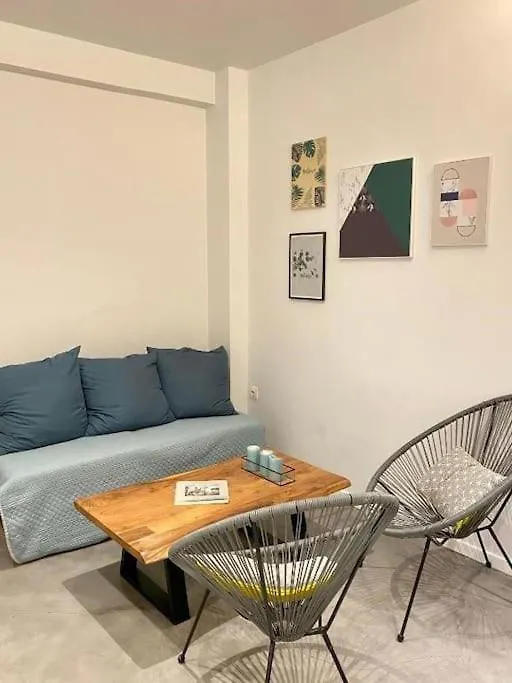 A Place 4u No10 - Garden-level Getaway 2 Bedroom 2 Bathroom With Yard Apartment *